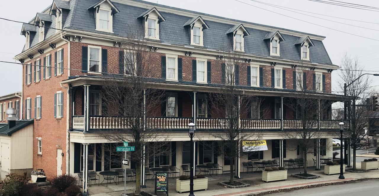 Waynebrook Inn Honey Brook Exterior photo